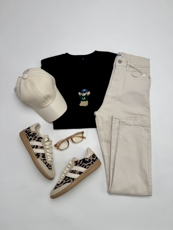 K013 Siyah İşlemeli Bluz Bej Mom Jean Leopar SMB Premium Sneaker Suni Deri Cap Kahverengi İmaj Gözlüğü Beşli Kombin