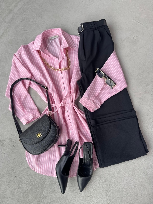 K090 Pembe Çizgili Uzun Gömlek Kemerli Salaş Pantolon ZR Model Topuklu Ayakkabı Gold Detay Siyah Çanta Dörtlü Kombin
