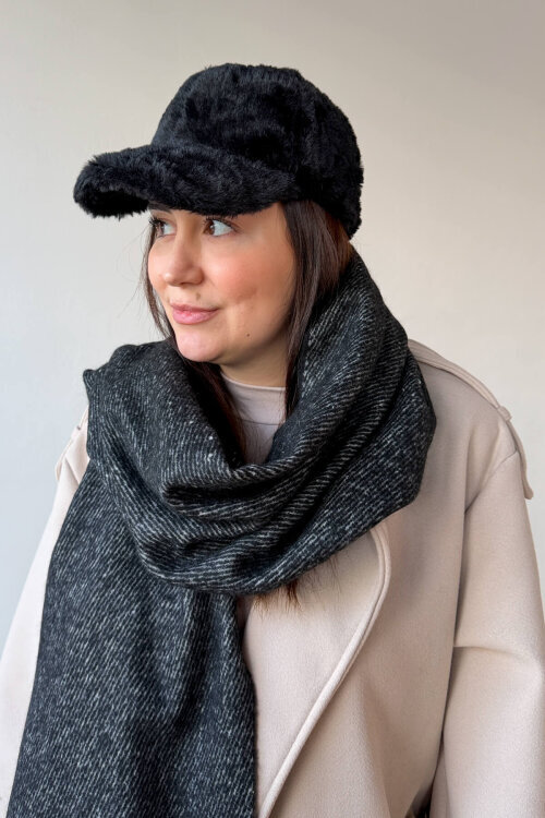 AKS-17103 Siyah Kırçıllı Yumuşak Doku Püsküllü Şal (1)