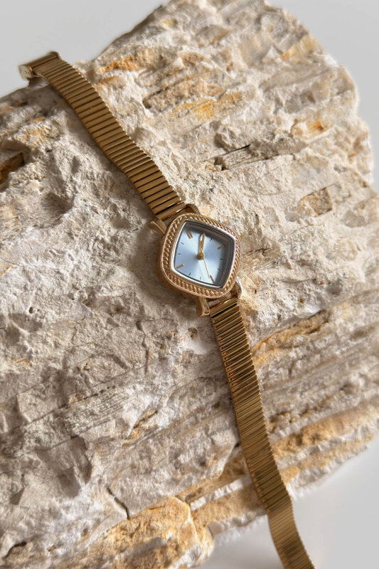 Arlina Bebe Mavi Tasarım Simetrik Kadran Gold Çelik Kordon Kadın Kol Saati - 1