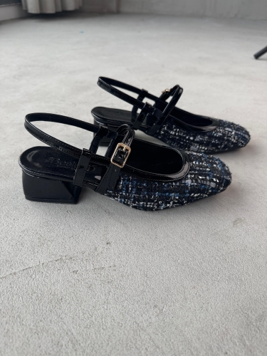 AYK-022 Siyah Mavi İşlemeli Keten Kumaş Tek Bant Kısa Toopuklu Ayakkabı - 1