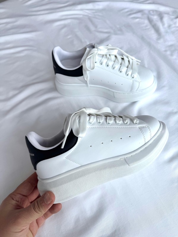 AYK-1017 Beyaza Siyah Detaylı Yüksek Taban Suni Deri Muadil Snekaer - 5