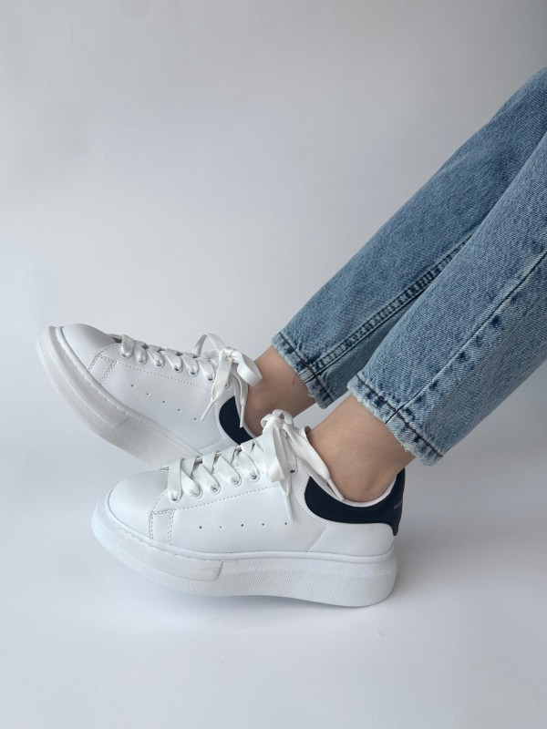 AYK-1017 Beyaza Siyah Detaylı Yüksek Taban Suni Deri Muadil Snekaer - 3