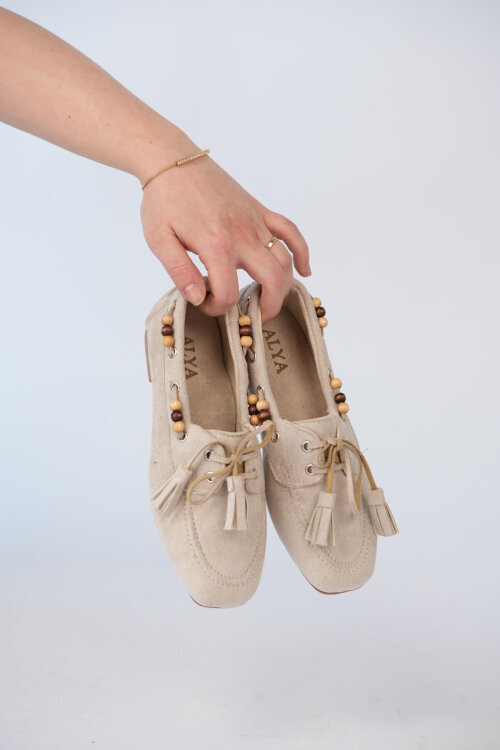 BBT-155 Bej Boncuk ve Püskül Detaylı Bohem Süet Babet - 3