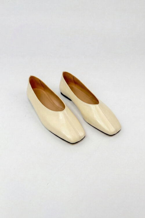 BBT-156 Bej Rugan Düz Dikiş Detaylı Rahat Taban Babet