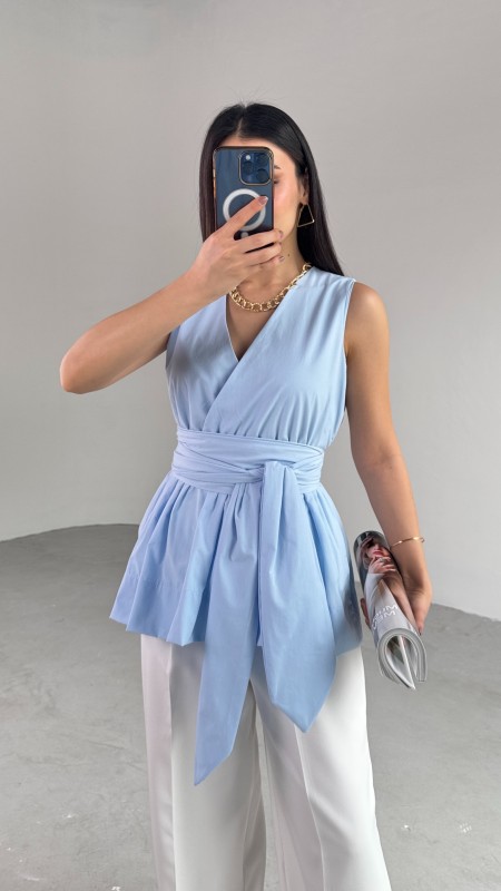 BLZ-06277 Bebe Mavi Bel Fiyonk Bağlamalı V Yaka Bluz - 1