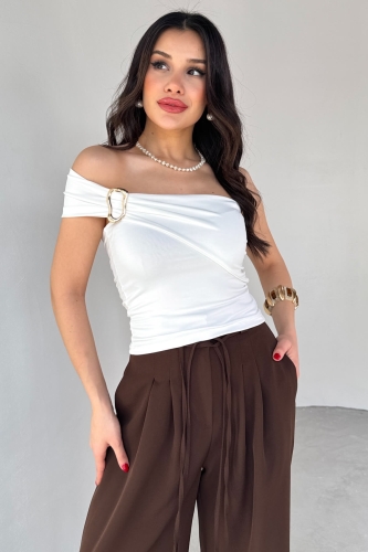 BLZ-06283 Beyaz Gold Toka Detaylı Yan Büzgülü Straplez Bluz - 1