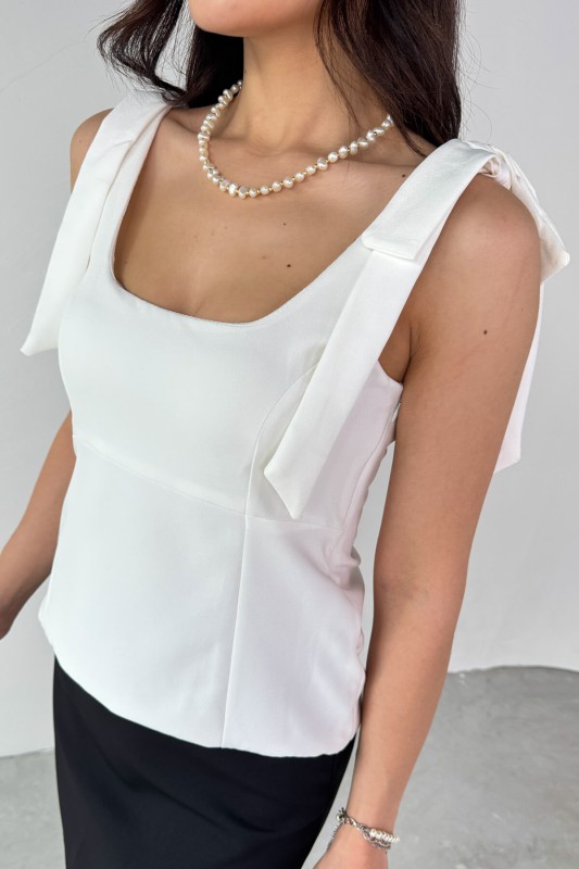 BLZ-06286 Beyaz Havuz Yaka Askılı Bluz - 8