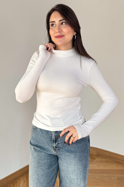 BLZ-06290 Beyaz Dik Yaka Parmak Geçirmeli Merserize Likralı Pamuklu Basic Bluz - 4