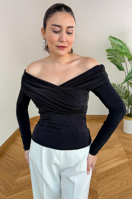 BLZ-06291 Siyah Premium Sandy Kumaş Madonna Yaka Çapraz Bluz - 1