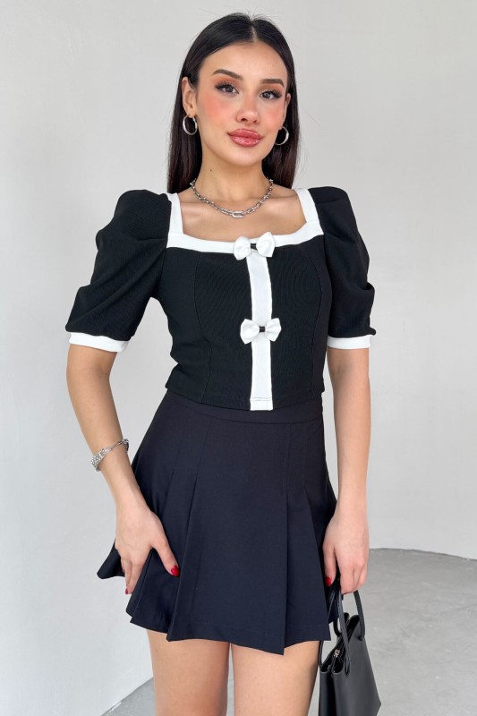 BLZ-13232 Siyah Kare Yaka Balon Kol Fiyonk Düğmeli Bluz - 1