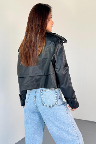 CKT-1004 Siyah Suni Deri Kruvaze Yaka Tokalı Kol Detaylı Cropped Ceket - 3