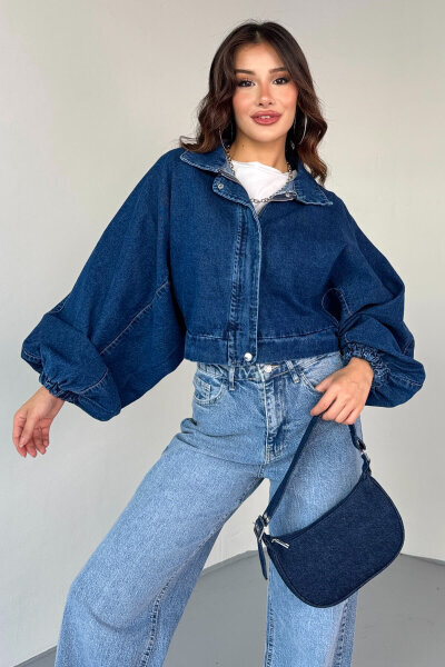 CKT-12451 Mavi Yarasa Kol Fermuar Üstü Çıtçıt Detaylı Kısa Denim Ceket - 4