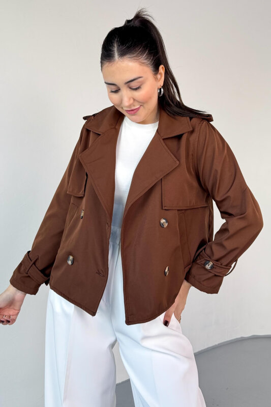 CKT-12458 Acı Kahve Modern Kesim Lamine Kumaş Kısa Trençkot - 2