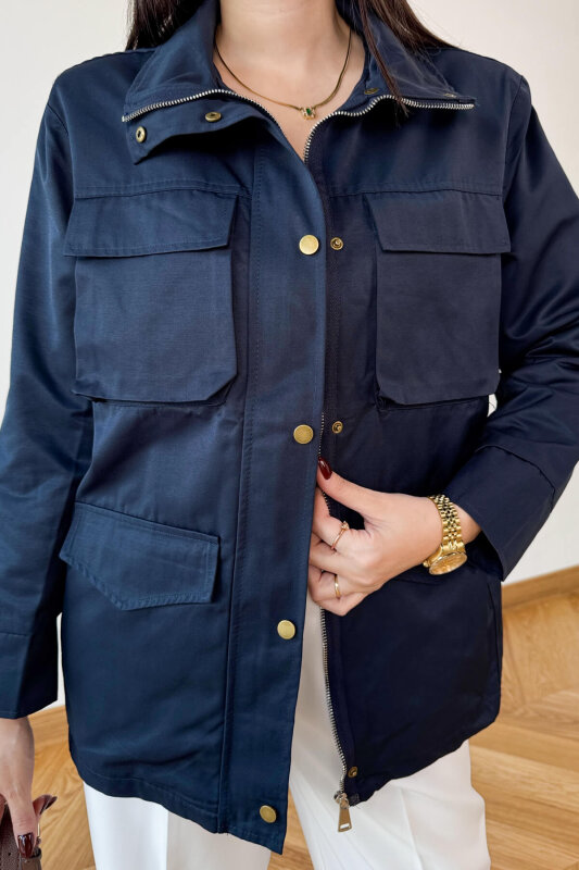 CKT-12465 Lacivert Vatkalı Dik Yaka Fermuarlı Çıtçıtlı Körük Cepli Astarlı Mont - 4