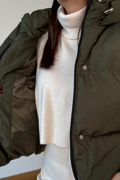 CKT-12475 Haki Kapüşonlu Bel Lastikli Şişme Mont (1)