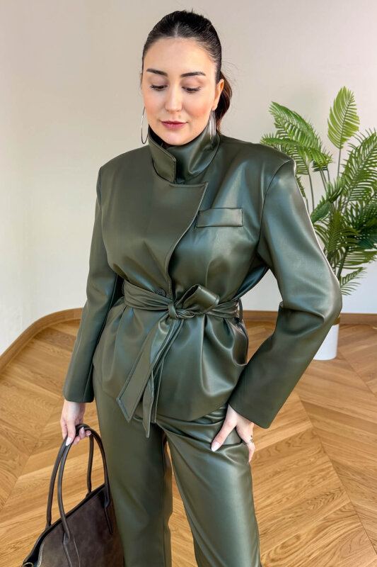 CKT-12481 Haki Astarlı Kuşaklı Vatkalı Suni Deri Ceket - 3