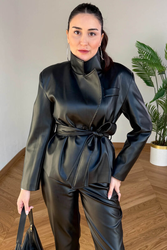 CKT-12481 Siyah Astarlı Kuşaklı Vatkalı Suni Deri Ceket - 3