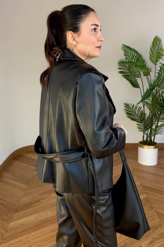 CKT-12481 Siyah Astarlı Kuşaklı Vatkalı Suni Deri Ceket - 4