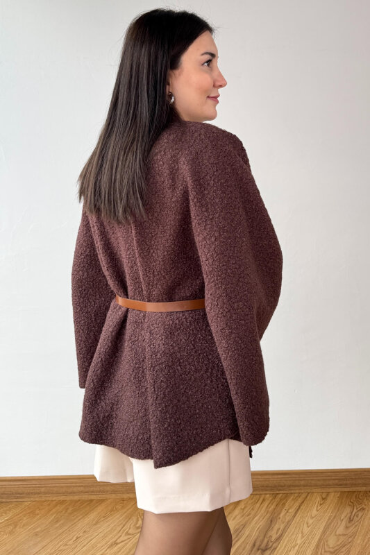 CKT-1506 Kahverengi Buklet Kumaş Gold Düğme Detaylı Kemerli Panço - 3