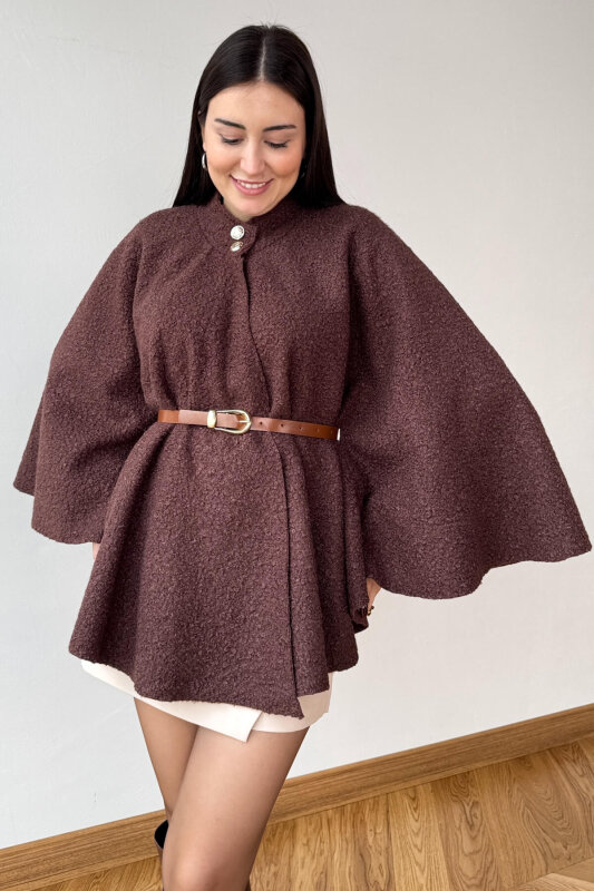 CKT-1506 Kahverengi Buklet Kumaş Gold Düğme Detaylı Kemerli Panço - 4