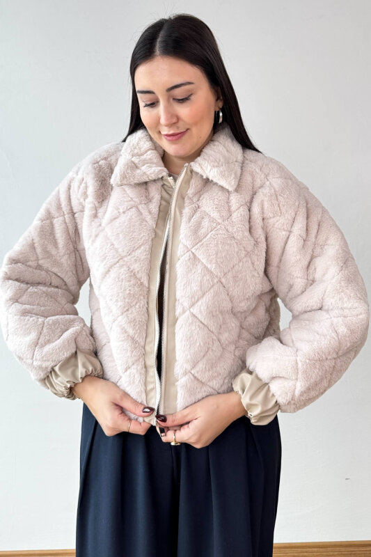 CKT-7022 Bej Baklava Desen Suni Deri Detaylı Astarlı Fermuarlı Kürk Ceket - 1