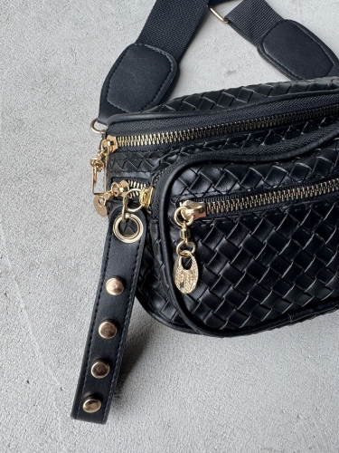 ÇNT-3001 Siyah Dokulu Suni Deri Gold Aksesuarlı Bel Ve Omuz Çantası (1)