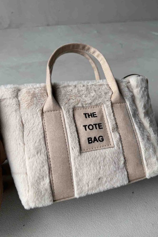 ÇNT-3002 Taş Rengi Kürklü Kumaş Yazı Detaylı El Ve Omuz Çantası - 1