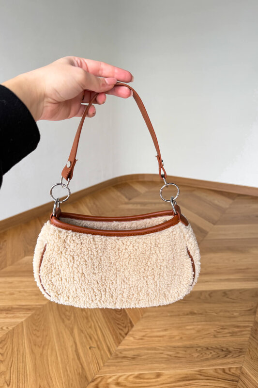 ÇNT-3003 Taş Rengi Teddy Kumaş Fermuarlı Omuz Ve Kol Çantası - 2