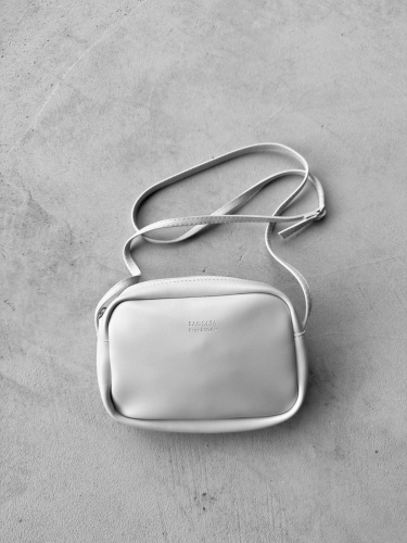 ÇNT-3013 Beyaz Mini Kare Suni Deri Uzun Askılı Omuz Çantası - Cappmoda