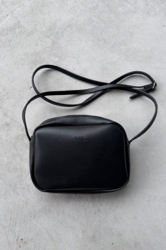 ÇNT-3013 Siyah Mini Kare Suni Deri Uzun Askılı Omuz Çantası - Cappmoda