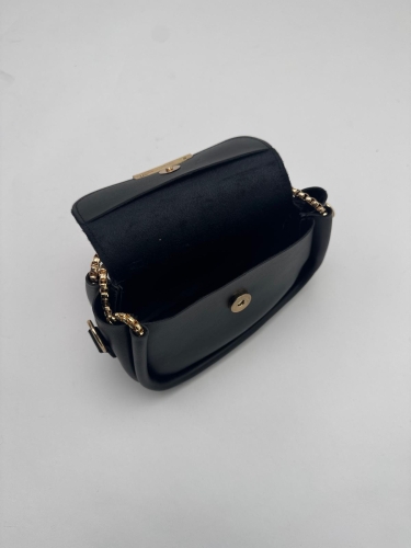 ÇNT-3016 Siyah Zincir Askılı Suni Deri Crossbody Omuz Çantası - 4