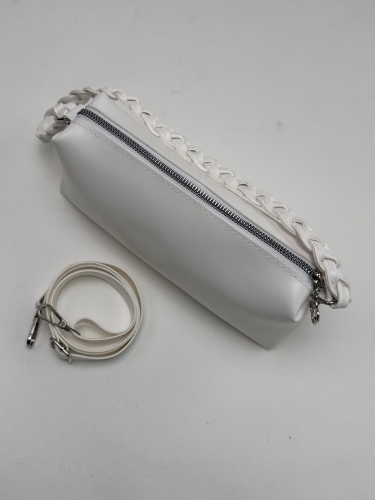 ÇNT-3017 Beyaz Örgü Askı Detay Fermuarlı Suni Deri Crossbody Omuz Çantası - 2