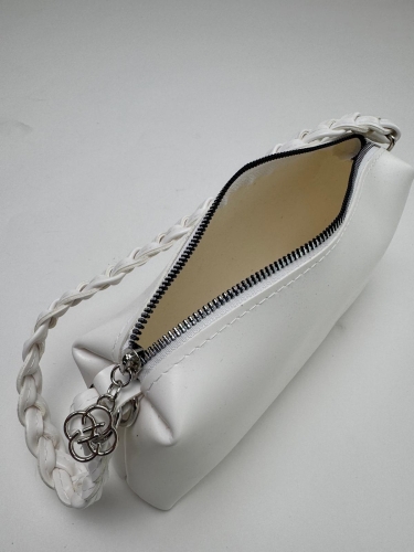 ÇNT-3017 Beyaz Örgü Askı Detay Fermuarlı Suni Deri Crossbody Omuz Çantası - 3