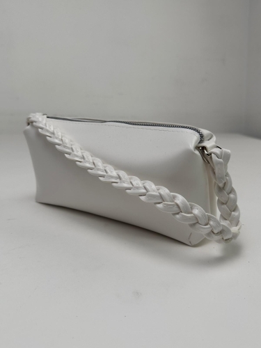 ÇNT-3017 Beyaz Örgü Askı Detay Fermuarlı Suni Deri Crossbody Omuz Çantası - 1