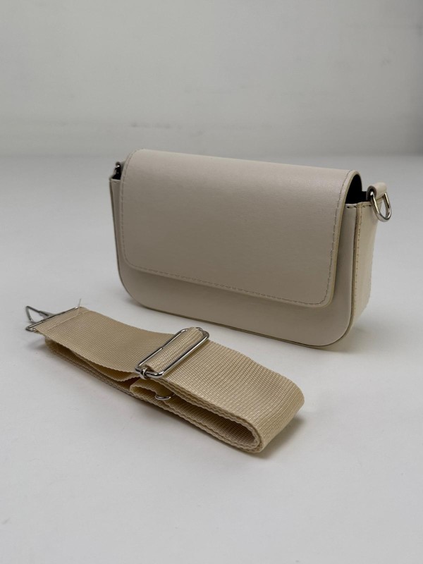 ÇNT-3019 Krem Rengi Kapalı Kalın Askı Suni Deri Crossbody Omuz Çantası - 2