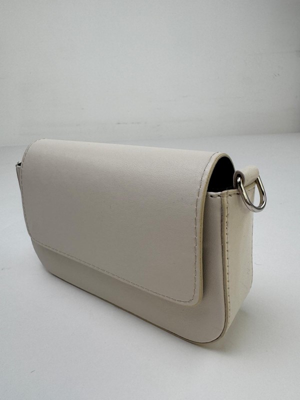 ÇNT-3019 Krem Rengi Kapalı Kalın Askı Suni Deri Crossbody Omuz Çantası - 1