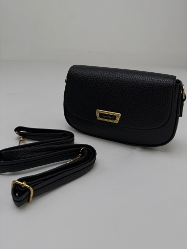 ÇNT-3020 Siyah New Style Gold Yazılı Suni Deri Crossbody Omuz Çantası - 3