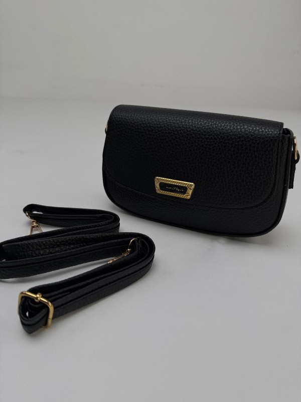 ÇNT-3020 Siyah New Style Gold Yazılı Suni Deri Crossbody Omuz Çantası - 3
