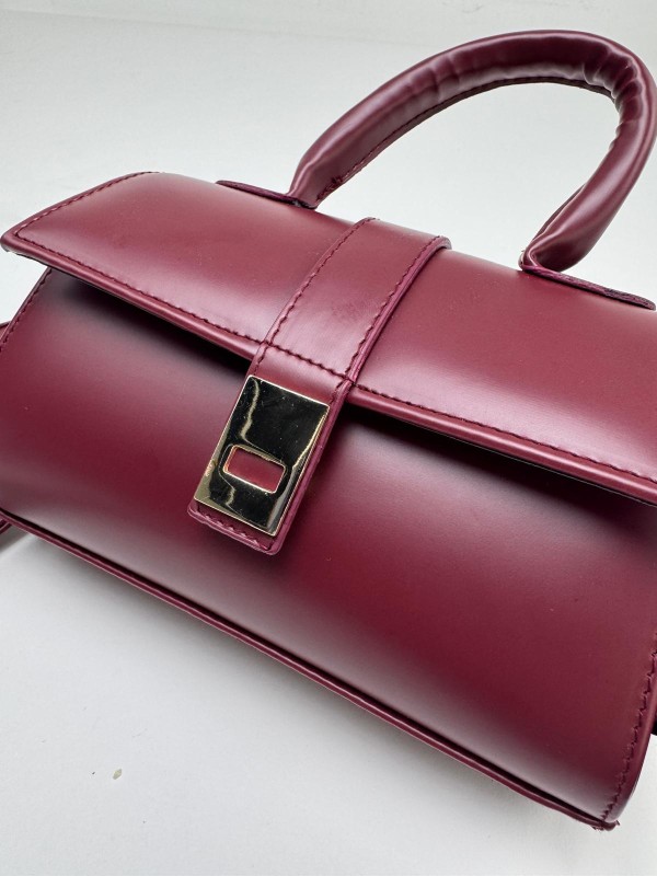 ÇNT-3021 Bordo Gold Kilit Detaylı Suni Deri Crossbody Omuz Çantası - 2