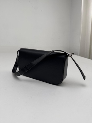 ÇNT-3022 Siyah Askılı Baget Suni Deri Omuz Çantası - 3