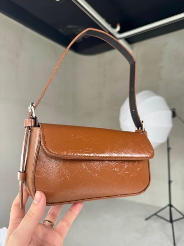 ÇNT-3024 Taba Rugan Suni Deri Kemer Detaylı Kapaklı Omuz Çantası - 3