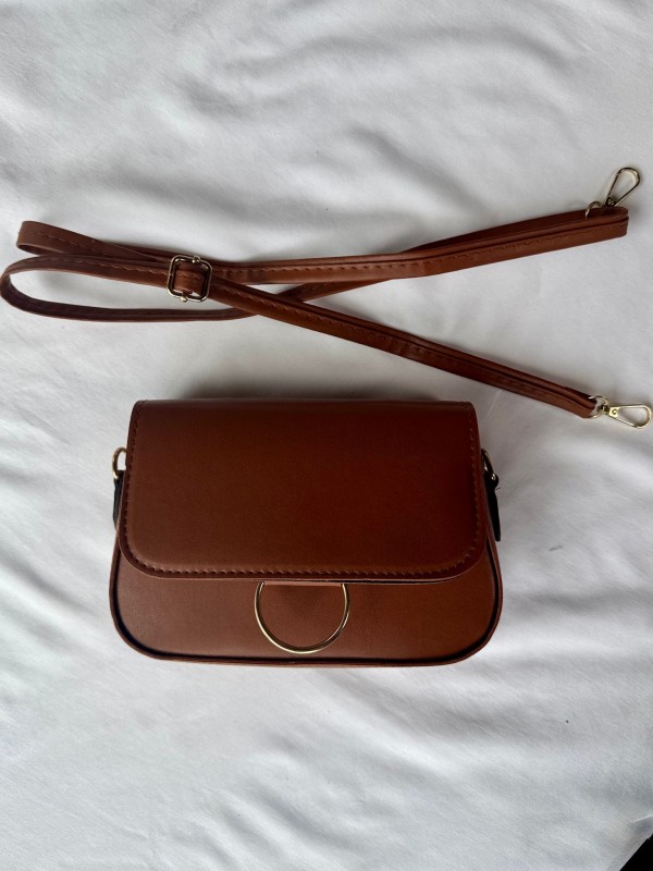 ÇNT-3025 Taba Halka Detaylı Kapaklı Suni Deri Omuz Ve Kol Çantası - 3