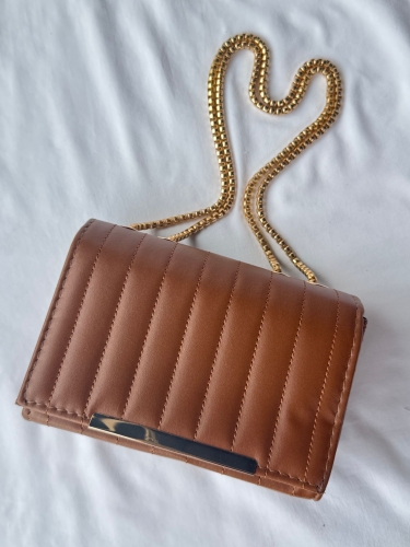 ÇNT-3026 Taba Zincir Askılı Dikiş Detaylı Kapaklı Suni Deri Omuz Ve Kol Çantası - 3