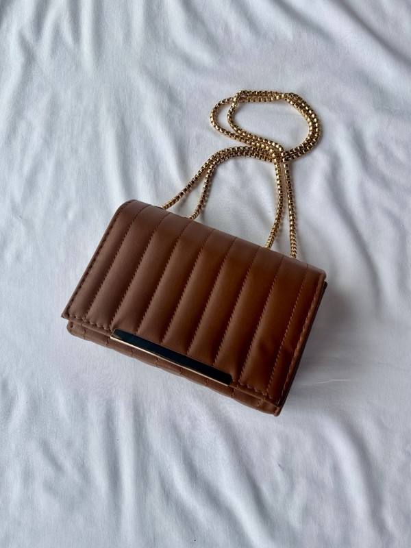 ÇNT-3026 Taba Zincir Askılı Dikiş Detaylı Kapaklı Suni Deri Omuz Ve Kol Çantası - 1