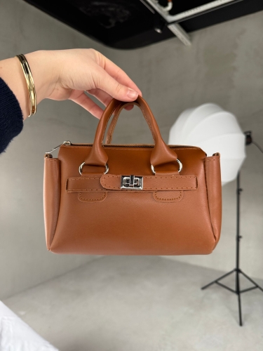 ÇNT-3027 Taba Kilit Detaylı Uzun Askılı Suni Deri Omuz Ve Kol Çantası - 4