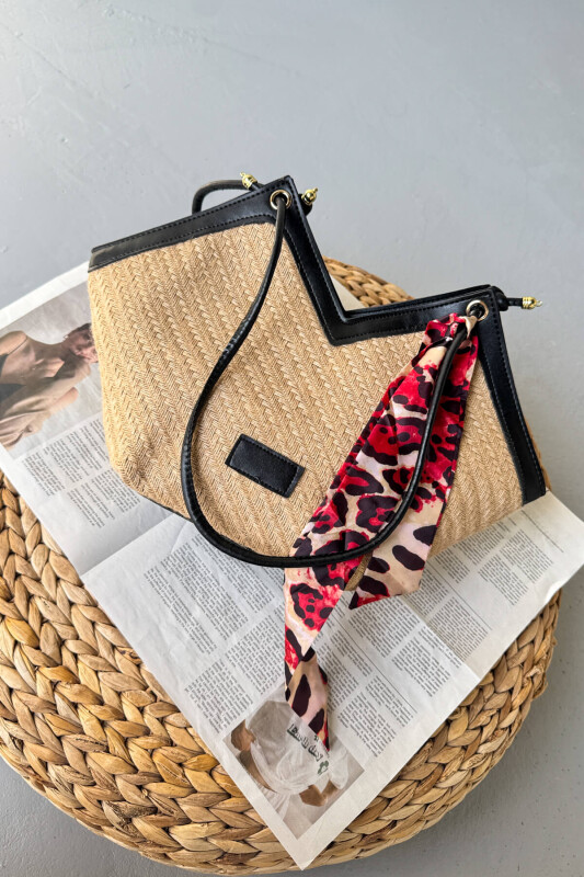 ÇNT-3036 Siyah Fular Detaylı V-Kesim Yaz Çantası - 2