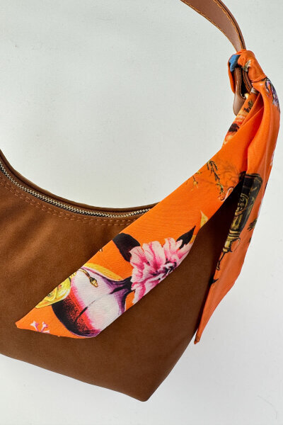 ÇNT-3039 Taba Süet Fular Detaylı Fermuarlı Omuz Çantası (1)