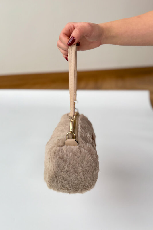 ÇNT-3040 Taş Rengi Silindir Kürklü Çanta - 5