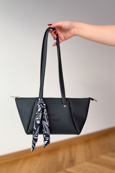 ÇNT-3041 Siyah Fularlı Deri Görünümlü Omuz Çantası 